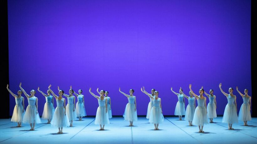 Balet ND Brno v choreografii Serenade. Foto: Ctibor Bachratý.